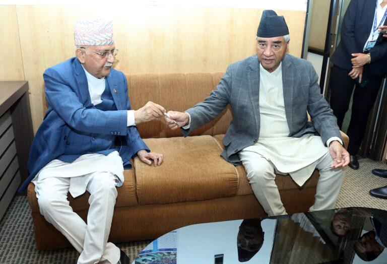 कांग्रेस-एमालेको योजनामा विपक्षीको आपत्ति, ओझेल पर्‍यो संविधान संशोधन