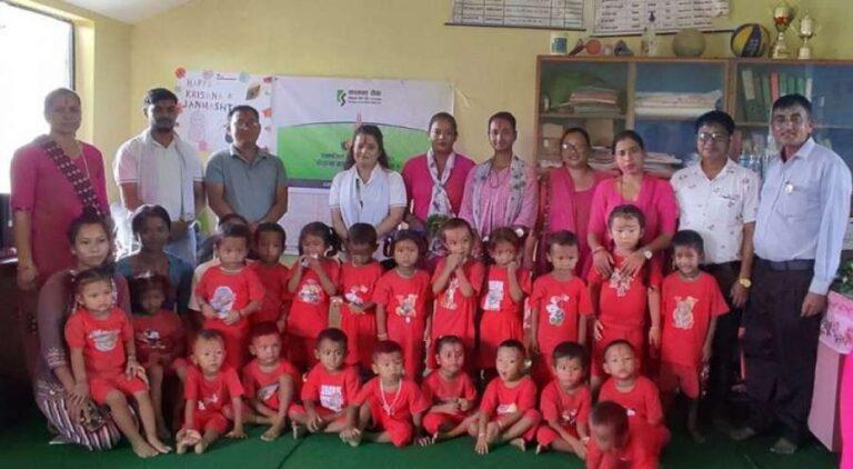 कामना सेवा विकास बैंकले गर्‍यो विद्यार्थीलाई पोशाक वितरण