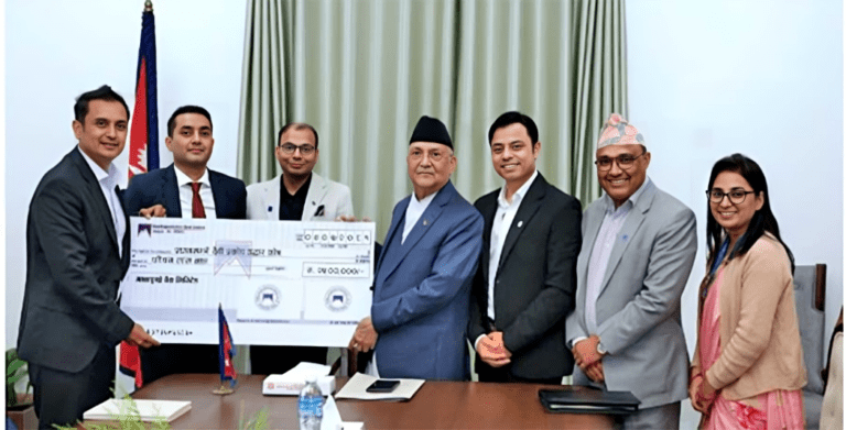 माछापुच्छ्रे बैङ्कद्वारा प्रधानमन्त्री दैवी प्रकोप उद्धार कोषमा २५ लाख सहयोग