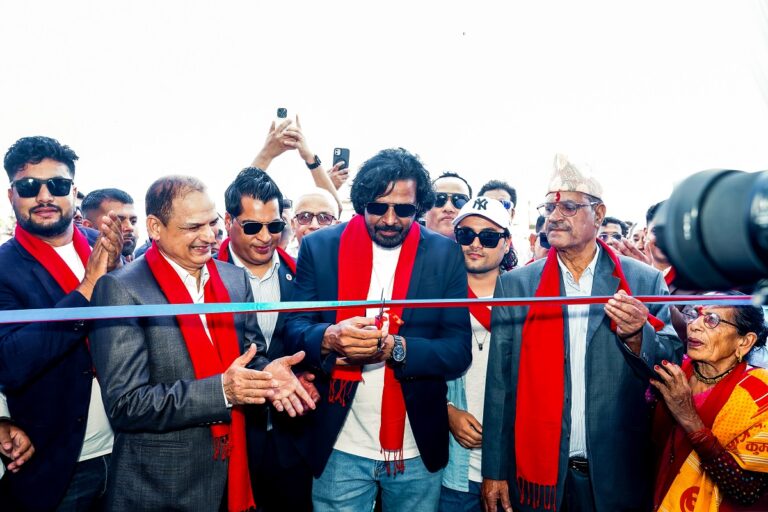 कजारियाको नयाँ सोरुम सहिद चोक, धनगढीमा उद्घाटन