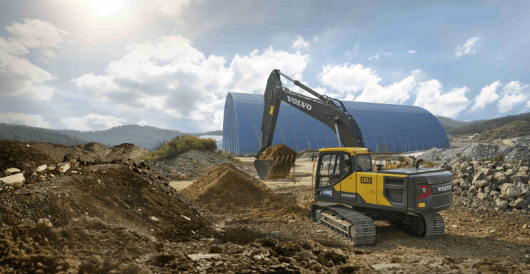 पन्चकन्या ग्रुपले नेपाली बजारमा VOLVO EC220 एक्स्काभेटर ल्यायो