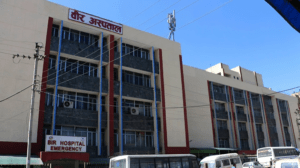 वीर र ट्रमा सेन्टरमा सुलभ फार्मेसी