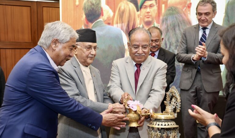 देउवासँगको वार्तापछि ‘एक्सन’मा प्रचण्ड: विपक्षीको बैठकबाट संसद् अवरोधबारे निर्णय लिइने