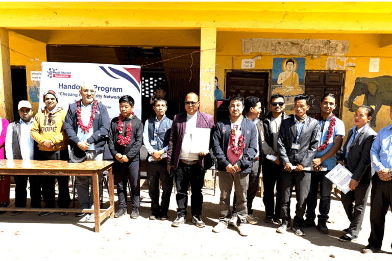 रक्सिराङ्गमा चिपाङ्ग समुदायलाई गरियो नेटवर्क हस्तान्तरण