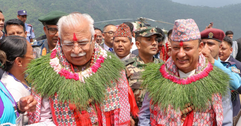 खट्टरले गरे अरूण तेस्रो आयोजनाको निरीक्षण