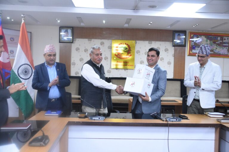 थारु समुदायका लागि राहत : सिकलसेल र थालसिमियाविरुद्ध निःशुल्क भ्याक्सिन वितरण सुरु