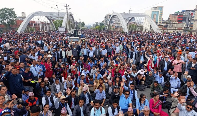 शिक्षक महासङ्घले जनायाे महिला शिक्षकप्रति लक्षित गीतप्रति आपत्ति : तत्काल रोक्न माग
