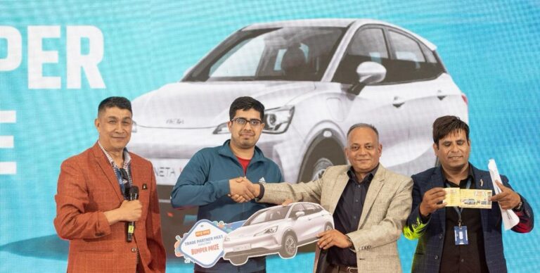 वाइवाइ थोक बिक्रेता उपहार योजनामा रामेश्वर तिवारीले जिते नेटा भी कार