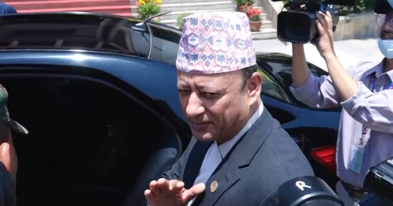 ऊर्जा मन्त्रालयमा ह्विलिङ चार्ज टुङ्ग्याउने दबाब, मन्त्री खड्काले आयोगलाई ‘एक हप्ता’ अल्टिमेटम