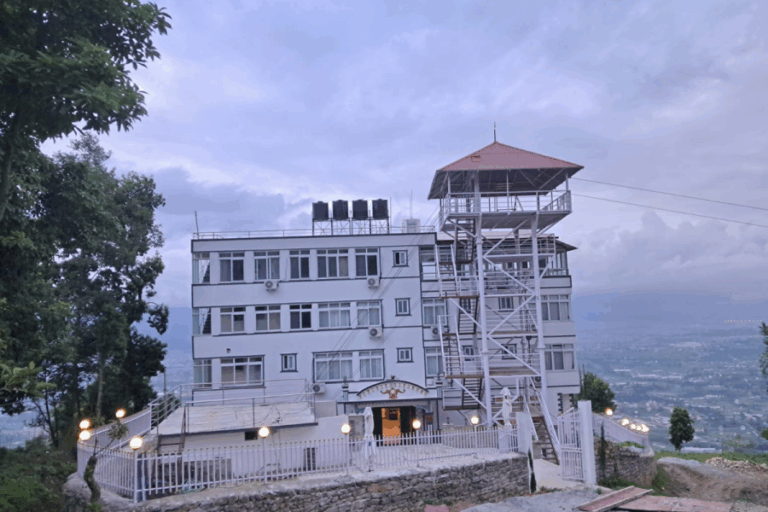 आईएमई लाइफका बीमितलाई ‘प्रेम दरवार’ मा ५० प्रतिशतसम्म छुट, एप देखाएर सहज सुविधा