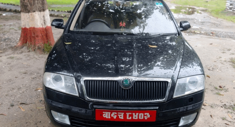 शिकार खेल्न चारकोशे जंगल छिरेकाहरू कार र राइफल छाडेर फरार