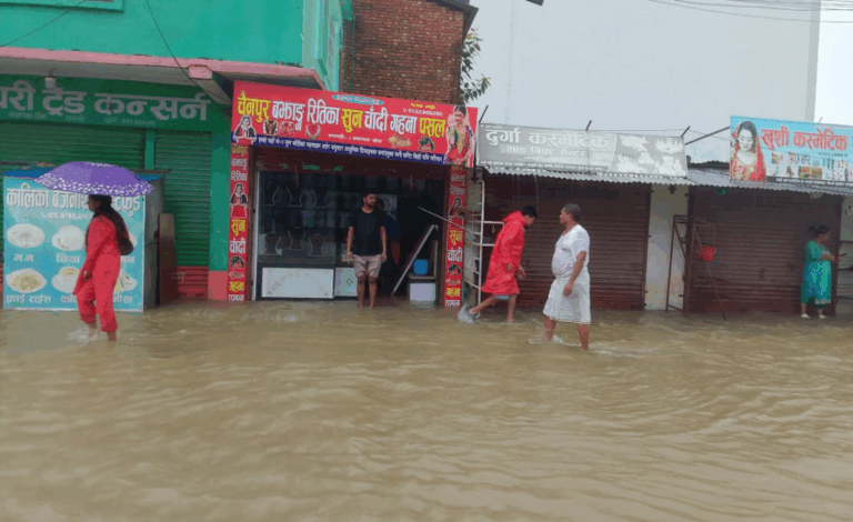 धनगढीलगायत आसपासका क्षेत्र जलमग्न, विद्यालय बन्द