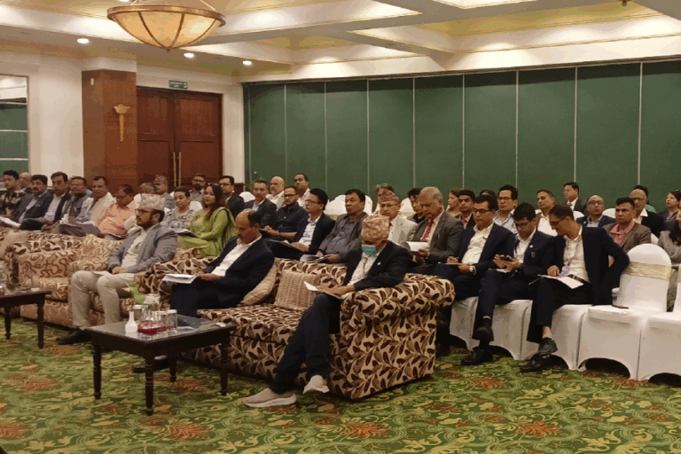 निर्जीवन बीमा कम्पनीसँग बीमा प्राधिकरणको अन्तरक्रिया