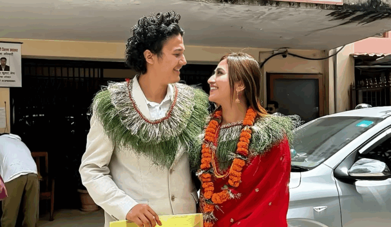 चर्चित टिकटकर जोडी आयुष र एलिजेले गरे अदालती विवाह