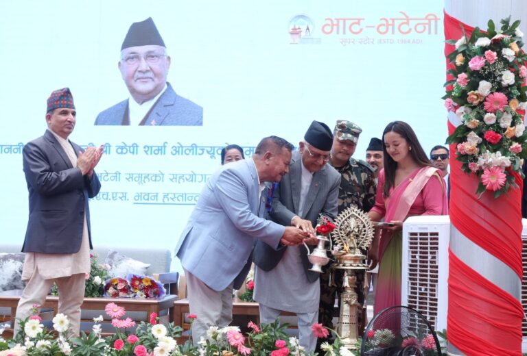 मानव सेवामा भाटभटेनीको अर्को फड्को: शिक्षण अस्पताललाई साढे नौ करोडको अत्याधुनिक भवन हस्तान्तरण