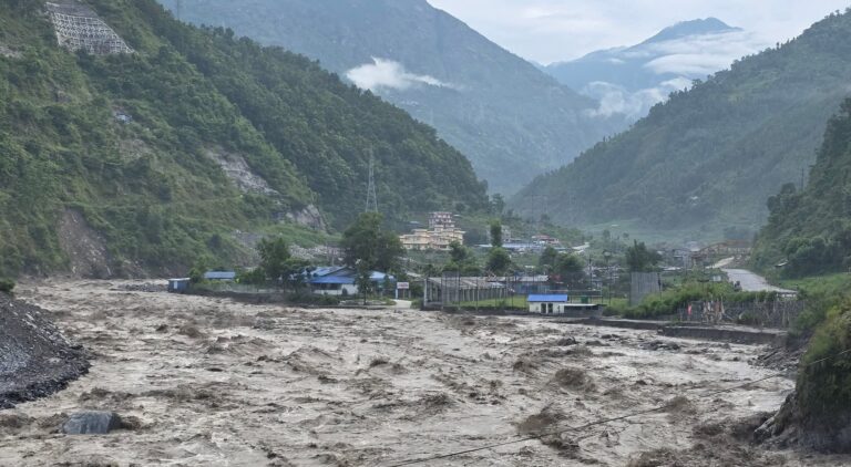 केरुङमा ठूलो वर्षा : रसुवा, नुवाकोट र धादिङमा अलर्ट