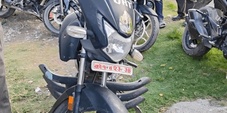 सरकारी मोटरसाइकल चढेर हिँड्ने ‘नक्कली डीएसपी’ पक्राउ