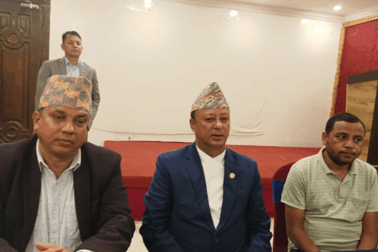 विद्युत् खपत बढेका कारण ‘ट्रिपिङ’ हुने समस्या छ : ऊर्जामन्त्री खड्का
