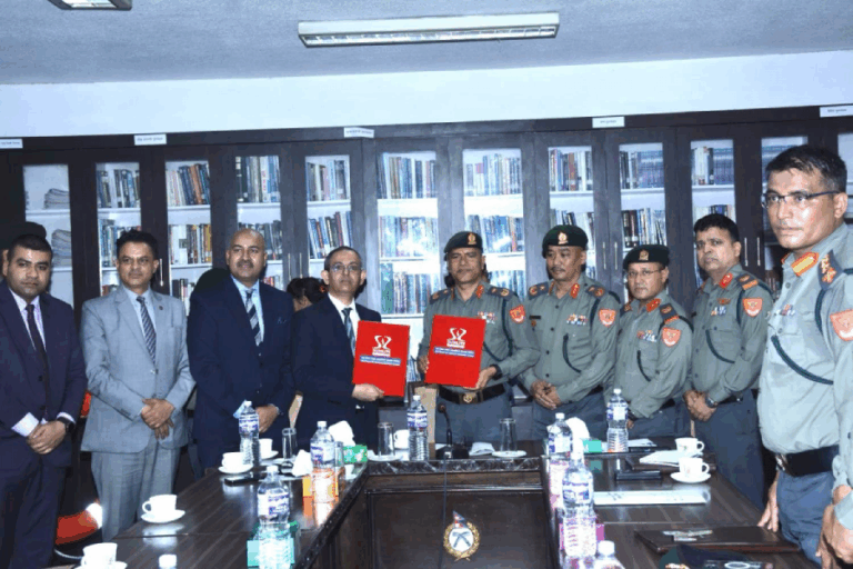 सन नेपाल लाइफद्वारा सशस्त्र प्रहरी बललाई आपतकालीन उद्धार सामग्री हस्तान्तरण