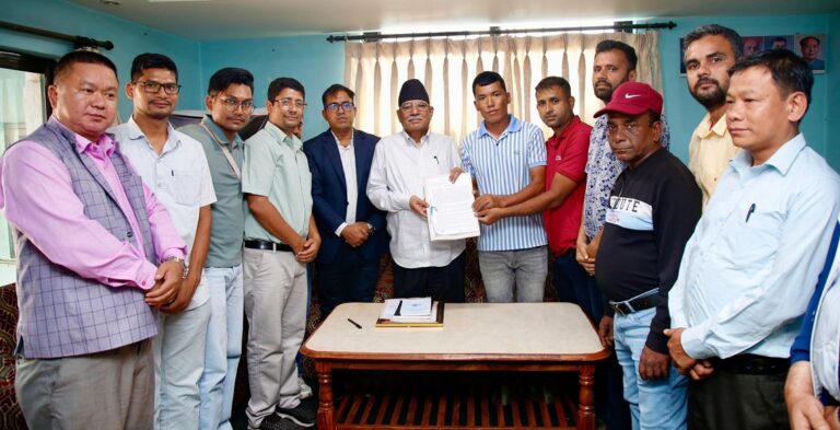 हेटौँडा सिमेन्ट उद्योगको समस्या समाधानका लागि पहल गर्ने प्रचण्डको प्रतिबद्धता