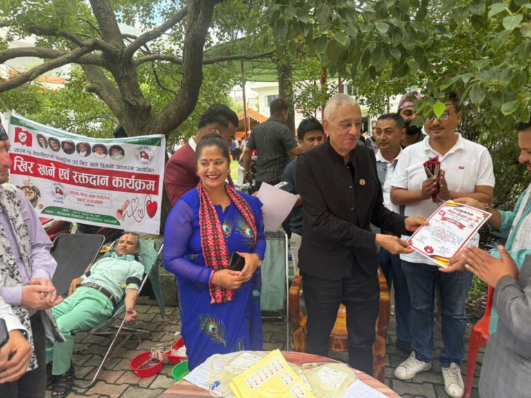 खिर खाने दिनमा नेवि संघ विश्व भाषा क्याम्पसद्वारा रक्तदान