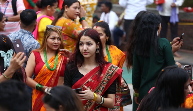 साउनको पहिलो सोमबार : देशभरका शिवालयमा बिहानैदेखि भक्तजनको लर्को