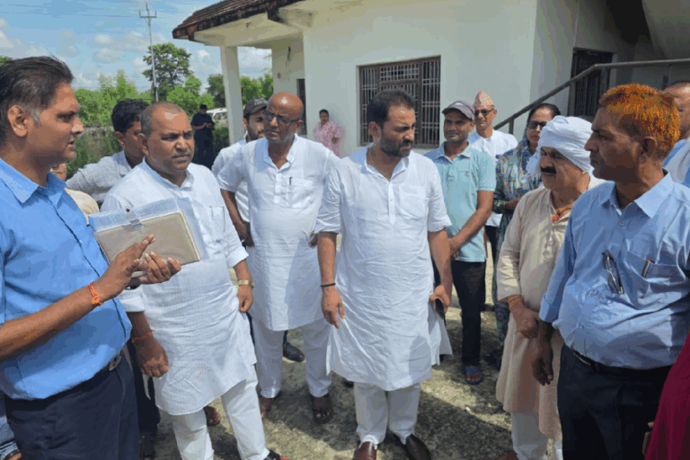 खडेरीग्रस्त धनुषामा खानेपानीको राहत: बन्द आयोजना तत्काल सञ्चालन गर्न मन्त्री यादवको निर्देशन