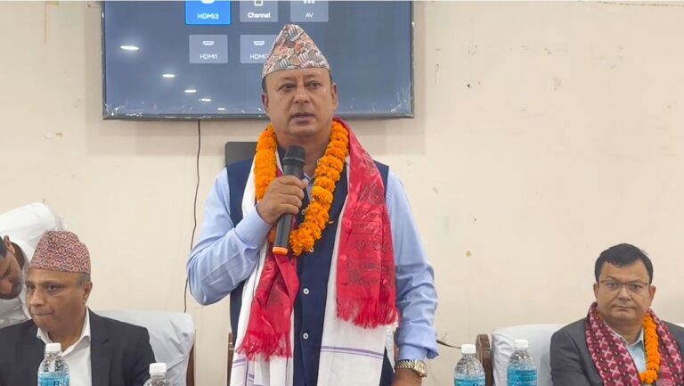 विद्युत चुहावट रोक्न र २४ सै घण्टा आपूर्ति सुनिश्चित गर्न मन्त्री खड्काको कडा निर्देशन