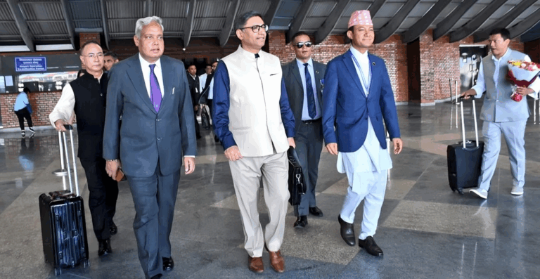 प्रधानमन्त्री ओलीलाई निम्तो दिन भारतीय विदेश सचिव काठमाडौंमा