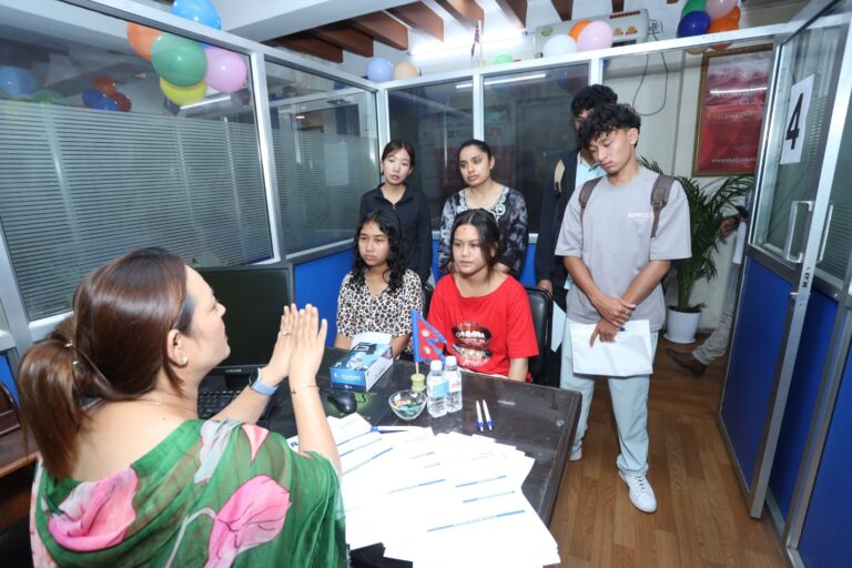 ब्रिलियन्ट एजुकेशनको ‘एड्मिसन डे’: विद्यार्थी र अभिभावकको उत्साहजनक सहभागिता