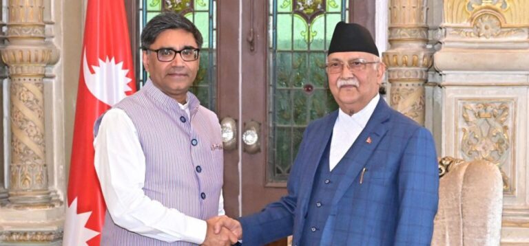 प्रधानमन्त्री ओलीलाई भ्रमणको निम्तो दिन भारतीय विदेश सचिव नेपाल पुग्दै