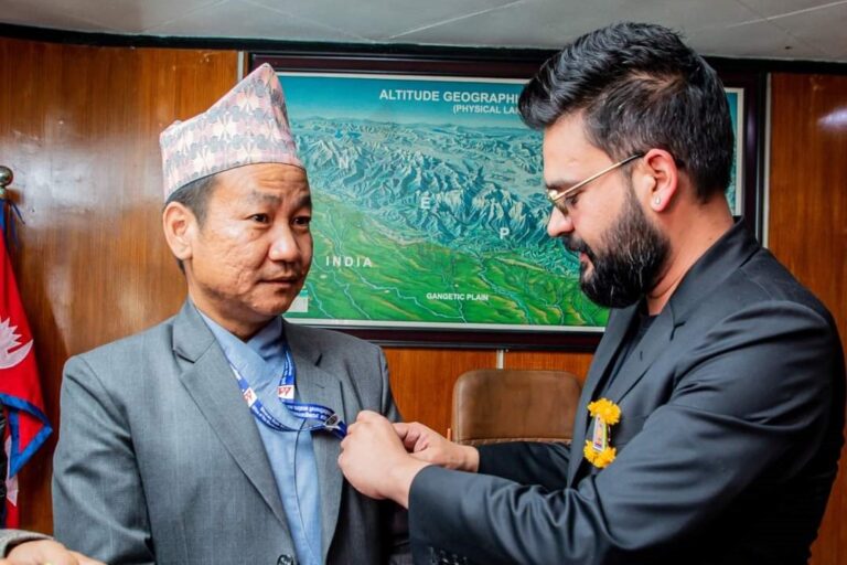 बालेनमाथि हर्कको अर्को प्रहार- विदेशीको इशारामा चल्नेले मसँग नजर जुधाउन सकेन