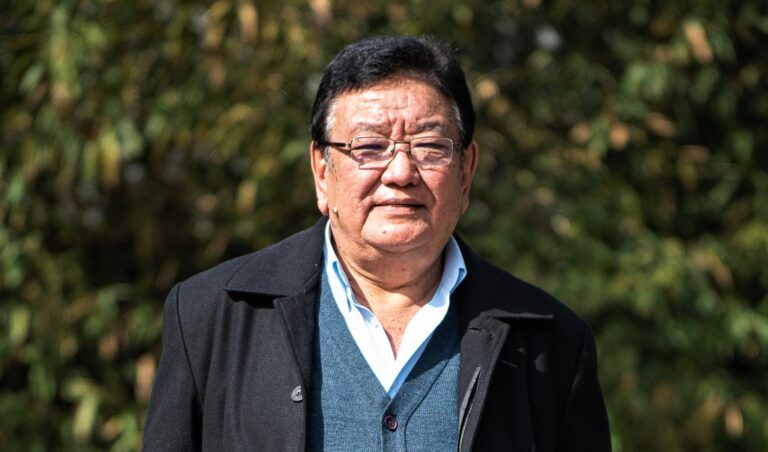 प्रधानमन्त्रीले भेटेपछि डा. सन्दुक रूइतले भने : यत्रो बिरामीलाई छाडेर मन्त्री हुन आउँदिन