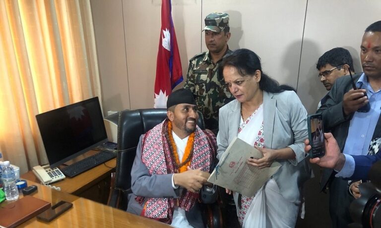 सञ्चारमन्त्रीको पहिलो निर्णय- प्रमुख शहरका सार्वजनिक स्थलमा नि:शुल्क इन्टरनेट