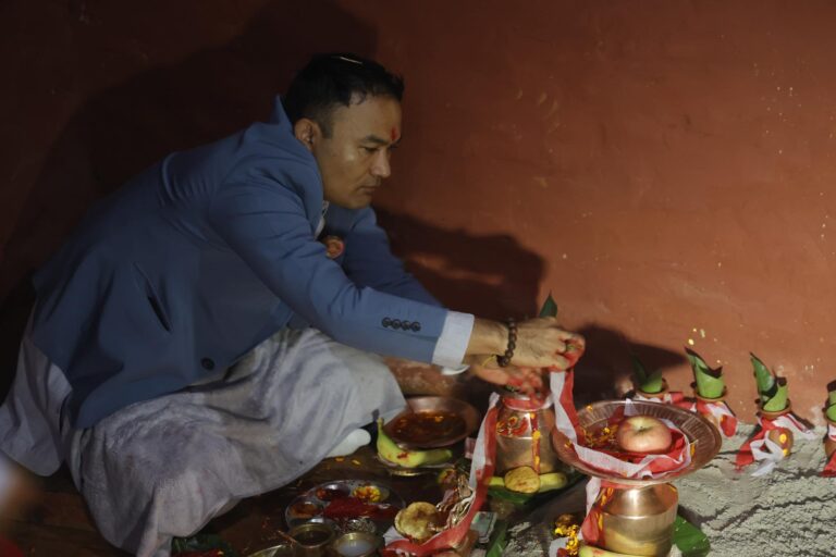 हनुमान ढोकास्थित दशैँघरमा राखियो जमरा