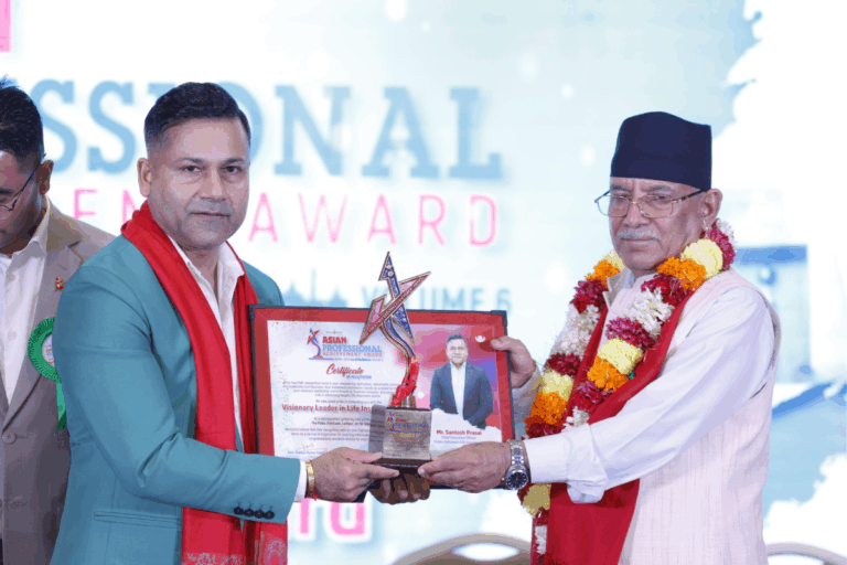 प्रभु महालक्ष्मी लाइफका सिईओ भिजनरी लिडर इन लाइफ इन्स्योरेन्स अवार्डबाट सम्मानित