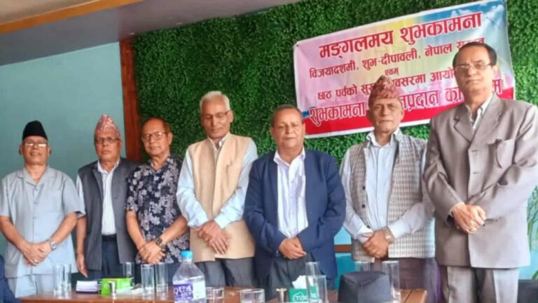 मैतिदेवीमा साहित्यकारद्वारा शुभकामना आदानप्रदान तथा समसामयिक कविता वाचन