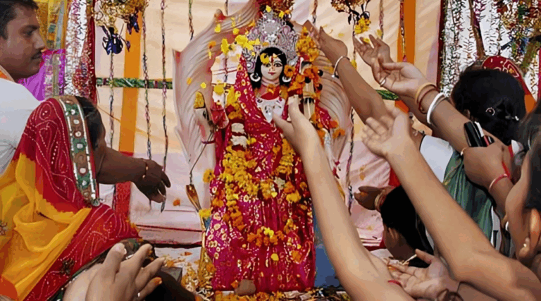 नवरात्रको दोस्रो दिन : ब्रह्मचारिणी देवीको पूजा आराधना, शक्तिपीठहरूमा भक्तजनको घुइँचो