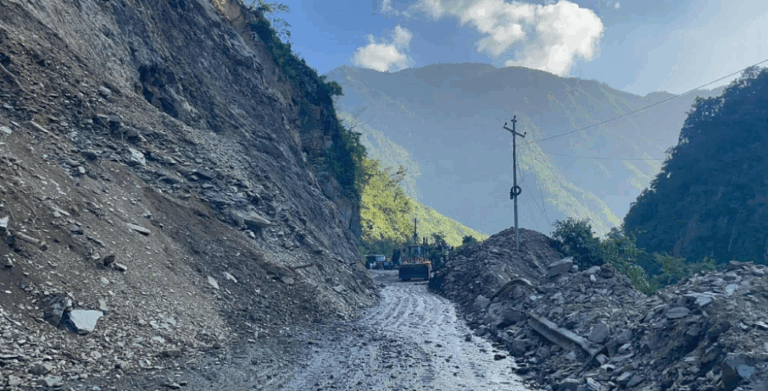 मुग्लिन-नारायणगढ सडक खुल्यो, यी १० राजमार्ग अवरुद्ध