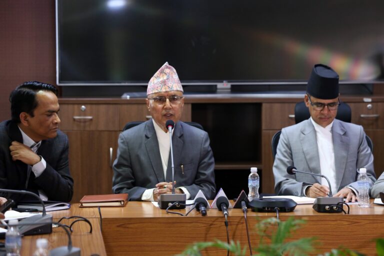 जलविद्युतलाई बत्ती बालेपछि मात्रै आइपीओमा जानदिने सुझाव मात्र हो, कानुन नबन्दै रोक्न मिल्दैन : अर्थमन्त्री खनाल