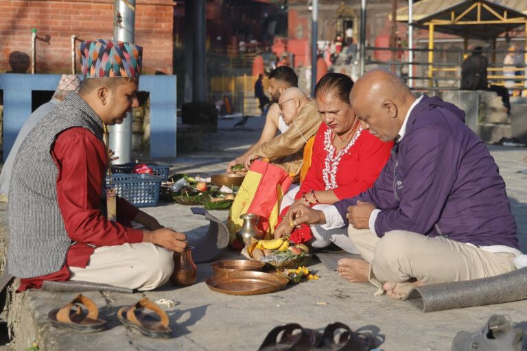 आजबाट पितृ पक्ष सुरु, किन गरिन्छ सोह्र श्राद्ध ?