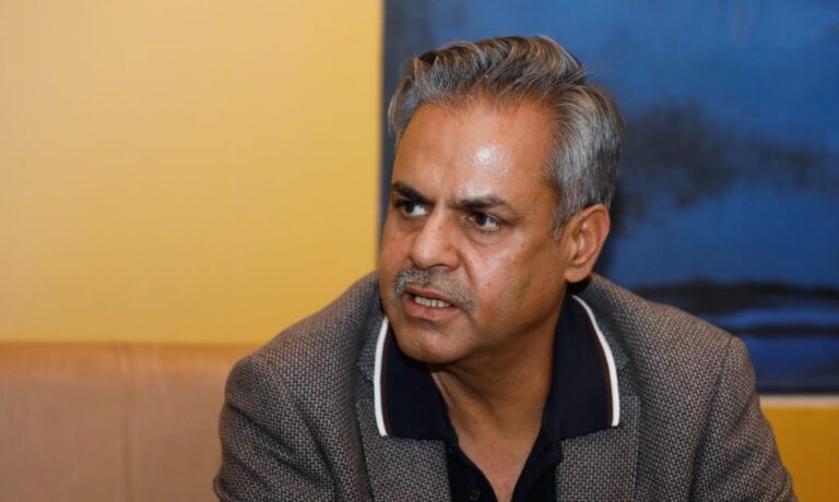 प्रचण्डको चरित्रहत्या गरेको आरोपमा पूर्वएआईजी सुवेदीविरुद्ध साइबरमा उजुरी