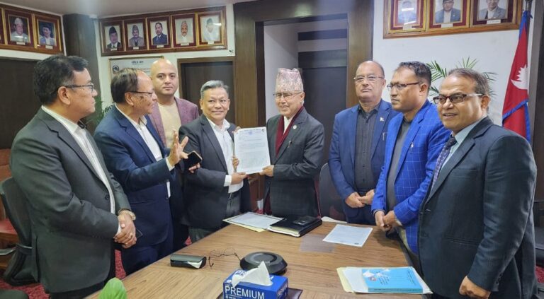 निर्माण उद्योगका समस्या समाधान गर्न उच्चस्तरीय आयोगको माग, ठेक्का तोड्ने सरकारी निर्णयप्रति व्यवसायीको आपत्ति