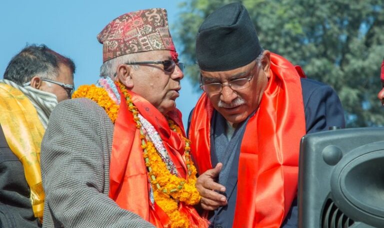 प्रचण्ड-माधव निकटताले निम्तियो पार्टी विभाजनको खतरा