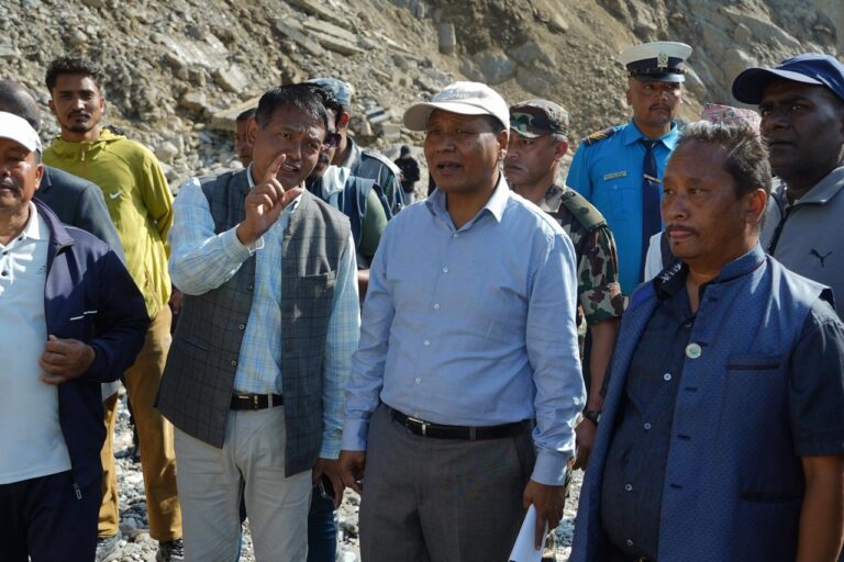 अवरुद्ध बीपी राजमार्ग आजदेखि खुल्दै, १६ स्थानमा डाइभर्सन निर्माण गरी यातायात सञ्चालनको तयारी