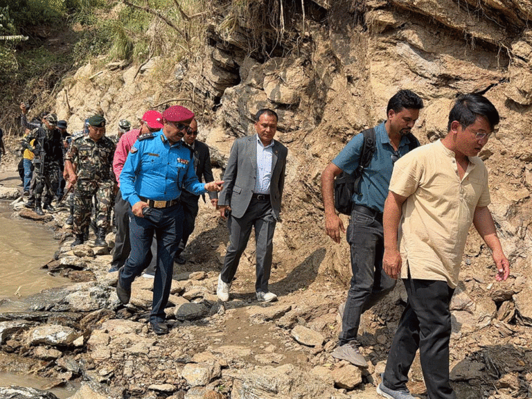 झापाका बाढी प्रभावित क्षेत्रको स्थलगत निरीक्षणमा कुलमान