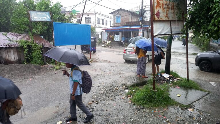 मोन्था चक्रवातको प्रभावले इटहरीका विद्यालयहरू बन्द