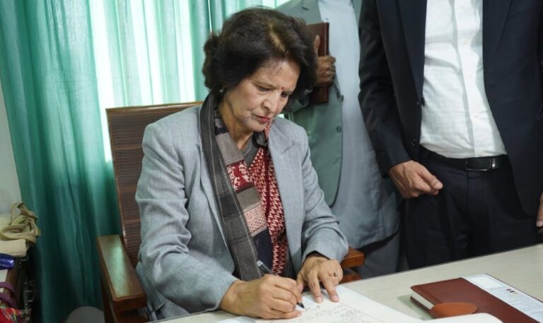 जेनजी आन्दोलनबाट प्रभावितलाई मनोपरामर्श सेवा : स्वास्थ्यमन्त्री शर्मा
