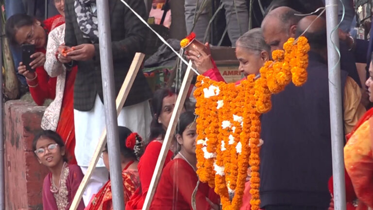 प्रधानमन्त्री कार्कीद्वारा कमलपोखरीमा छठीमाईको पूजा
