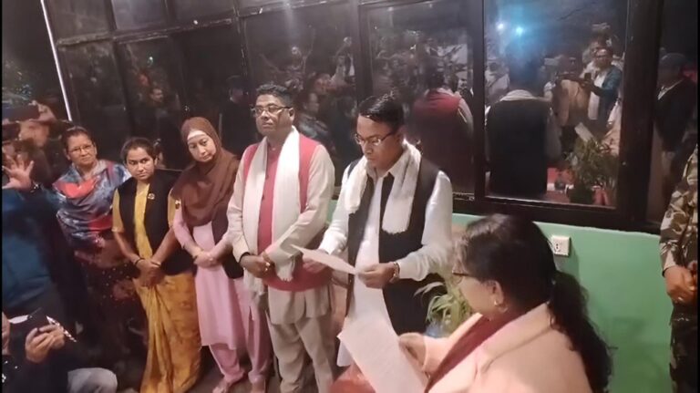 मध्यरात नियुक्ति पाएका मधेसका मुख्यमन्त्रीले लिए होटेलमै शपथ